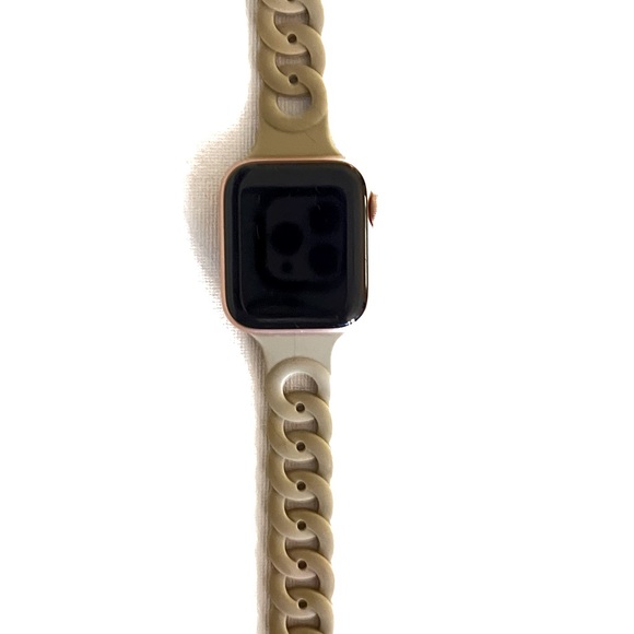 Apple Series 6 watch - Picture 2 of 4